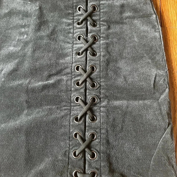 Forever21 velvet mini skirt - Picture 3 of 6